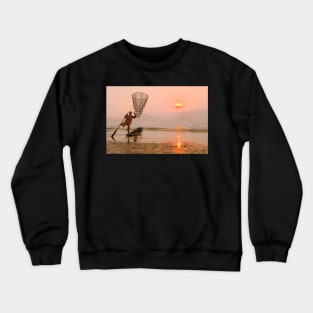 Inle Lake Sunset. Crewneck Sweatshirt